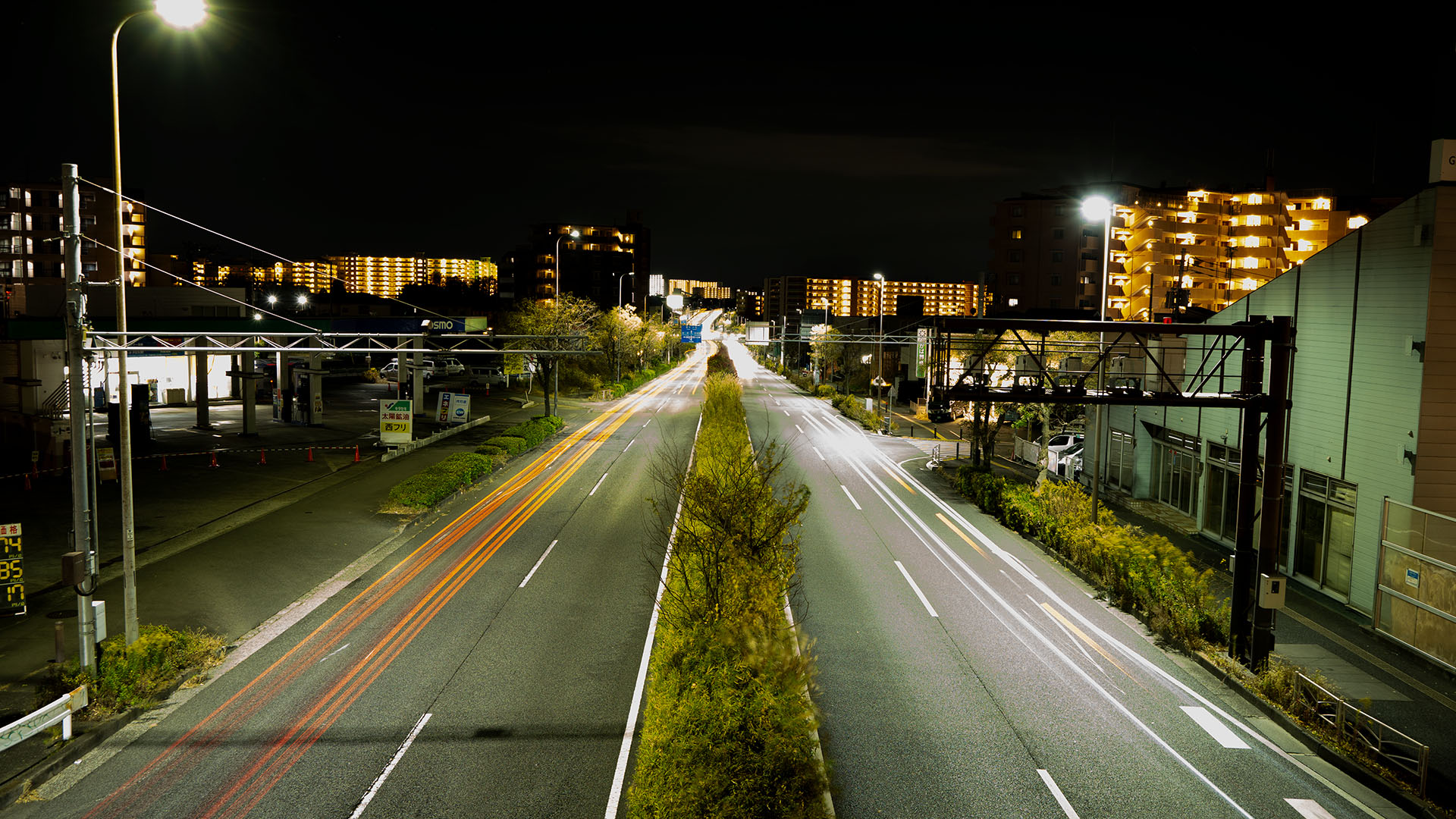 深夜の国道246号線の画像