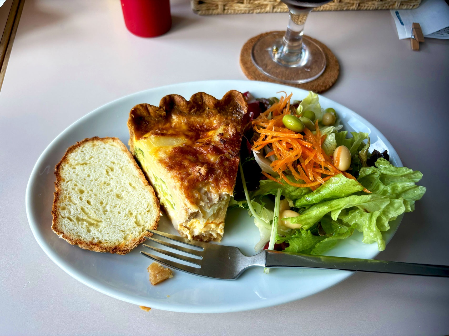 喫茶エレーナのキッシュプレートランチ